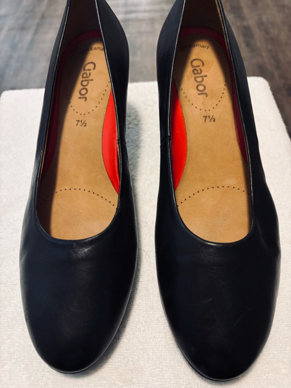 Brand New Fine Leather Heels By GABOR - Size 7.5 - Heel Height 2.5” - Box 1C